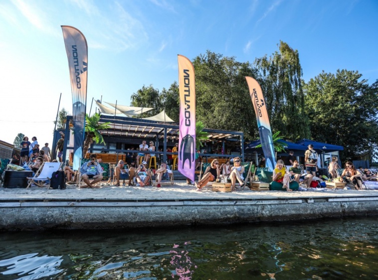 Camping Molo Surf Spot ?v=1.0.1