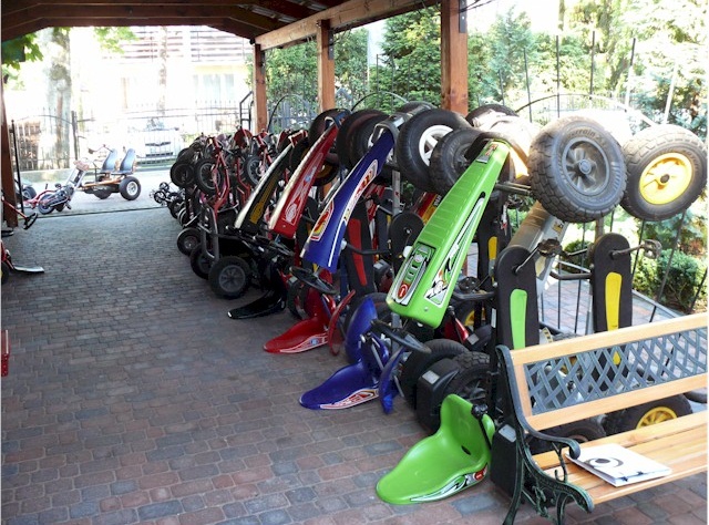 Wypożyczalnia gokart&oacute;w i rower&oacute;w u Roberta